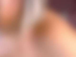 KiraRoxx's Live Sex Cam Show