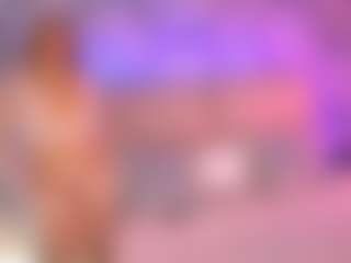 Live cam show with KiraRoxx - Green Eyes on Camsoda