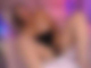 Live cam show with KiraRoxx - Middle Aged on CamClone