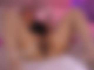 Live cam show with KiraRoxx - Green Eyes on Camsoda