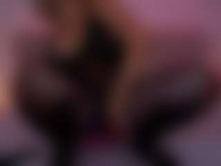 Live cam show with KiraRoxx - Middle Aged on Camsoda