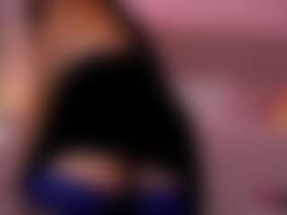 Live cam show with KiraRoxx - Double Penetration on Camsoda
