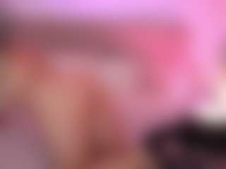 Live cam show with KiraRoxx - Middle Aged on Camsoda