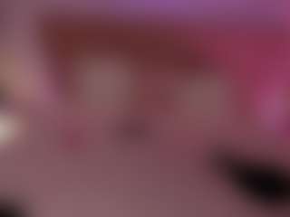 Live cam show with KiraRoxx - Green Eyes on Uber Horny