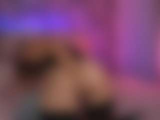 KiraRoxx's Live Sex Cam Show