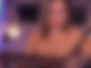 Live cam show with KiraRoxx - Middle Aged on chickslive.net