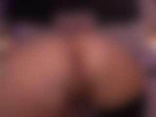 Live cam show with KiraRoxx - Middle Aged on TastyBlacksLive