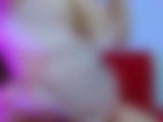 Live cam show with marianahott4 - Oil on Hubzter Live