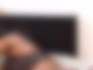 Live cam show with Alhanamiller - Ebony Shaved Pussy on nudelive.tv