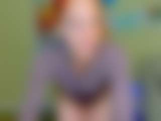 Live cam show with BreeTerner - Lovense Middle Aged on Stripli.com