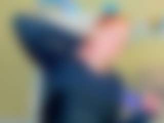 Live cam show with BreeTerner - Skinny on TeamSkeetLive