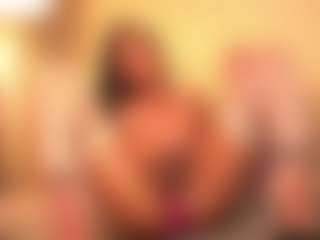Live cam show with Chloe-Cherry21 - Tease on Camiplay Live