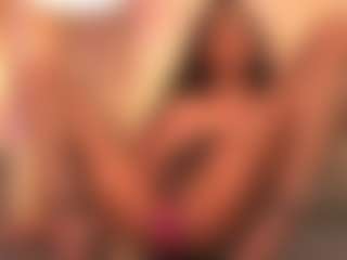 Chloe-Cherry21's Live Sex Cam Show