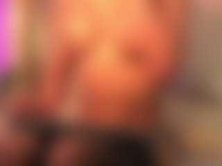 Live cam show with Chloe-Cherry21 - Brown Hair on CamwithHer