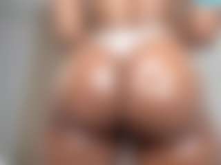 Live cam show with Tyla_cerry - Living Room on Hubzter Live