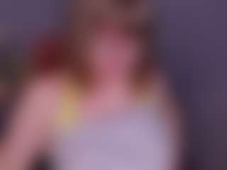 Live cam show with ZannaDreil - Gagging on CamSodaAdn