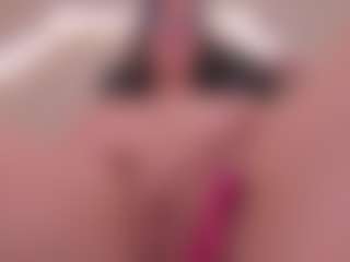 Live cam show with Amber Farrell - Average on Camsoda