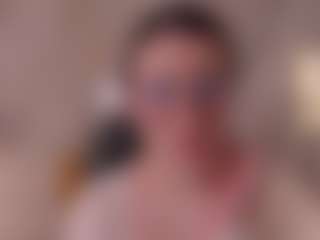 Live cam show with Amber Farrell - Average on Camsoda