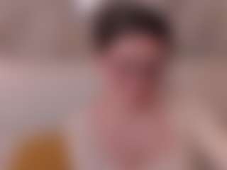 Live cam show with Amber Farrell - Brown Eyes on intimatelivegirls.com
