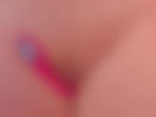 Live cam show with Amber Farrell - Full Nudity on Livezox