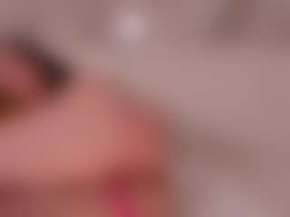 Live cam show with Amber Farrell - Full Nudity on Milfs Live
