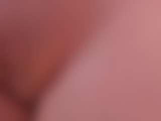 Live cam show with Amber Farrell - Average on StripNow