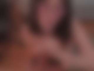 Live cam show with Amber Farrell - Brown Hair on CamClone