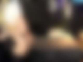 Live cam show with AugustineMagnet - Blonde Hair MILF on Camiplay Live
