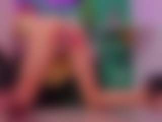 Live cam show with DianaGarrett - Smoking on Pornisteam.com