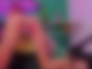 Live cam show with DianaGarrett - Blonde Hair on SmokeAndPoke