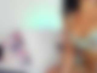 Live cam show with AfricaBell - Flashing on AdultVida.com