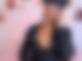 Live cam show with AfricaBell - Bikini on Camversity