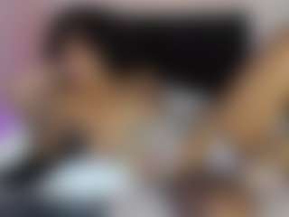 Live cam show with AfricaBell - Athletic Shaved Pussy on AdultVida.com