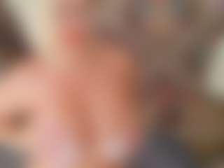 Live cam show with Tunderosee - Strip on Camiplay Live