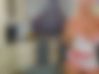 Live cam show with Tunderosee - Fingering on livesuperchat.net