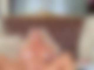 Live cam show with Tunderosee - Blonde Hair on Camsoda
