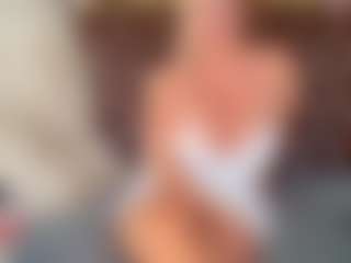 Live cam show with Tunderosee - Fingering on livesuperchat.net