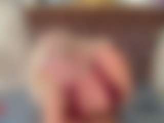 Live cam show with Tunderosee - Blue Eyes on friskycurves.com