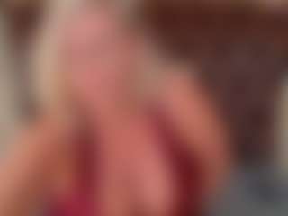 Live cam show with Tunderosee - Blue Eyes on Latina Girls
