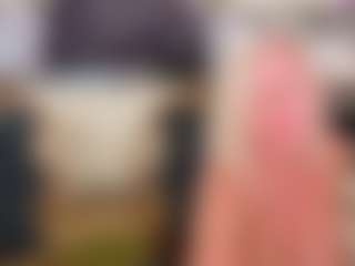 Live-Cam-Show mit Tunderosee - Strip auf Camsoda