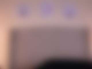 Live cam show with AllissonM - Blonde Hair on AdultVida.com