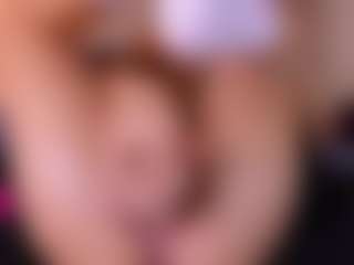Live cam show with AllissonM - Strip on CamwithHer
