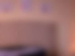 Live cam show with AllissonM - Athletic Public on Uber Horny