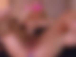 Live cam show with AllissonM - Athletic Public on xplaylive.com