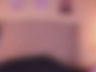 Live cam show with AllissonM - Athletic Public on liverealitysex.com
