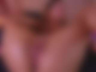 Live cam show with AllissonM - Public on crypto-cams