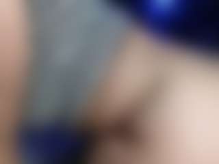 sweetlikeblu's Live Sex Cam Show