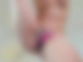 Live cam show with annn-scott - Public Toys on Livezox