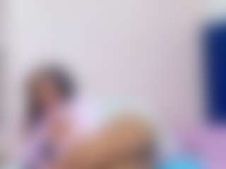 Live cam show with petitelittleebonyy - Ebony on luckytryst.com