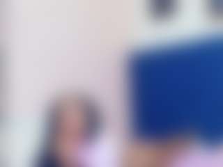 Live cam show with petitelittleebonyy - Milk on Pornisteam.com